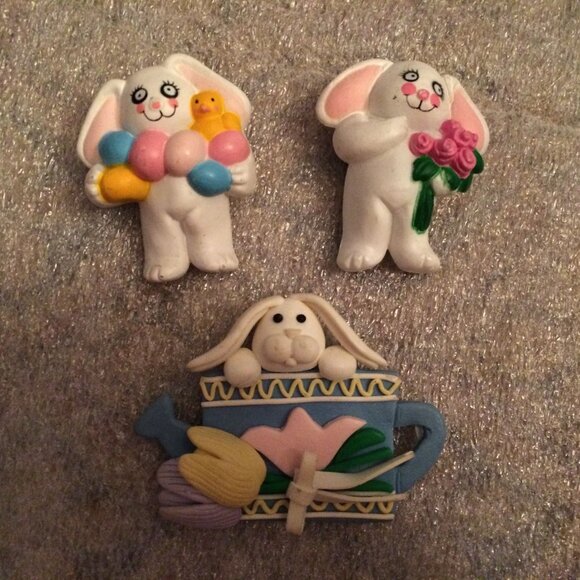 EASTER - 1980s CLAY ART Bunnykins Pins (set of 3) - Picture 2 of 7